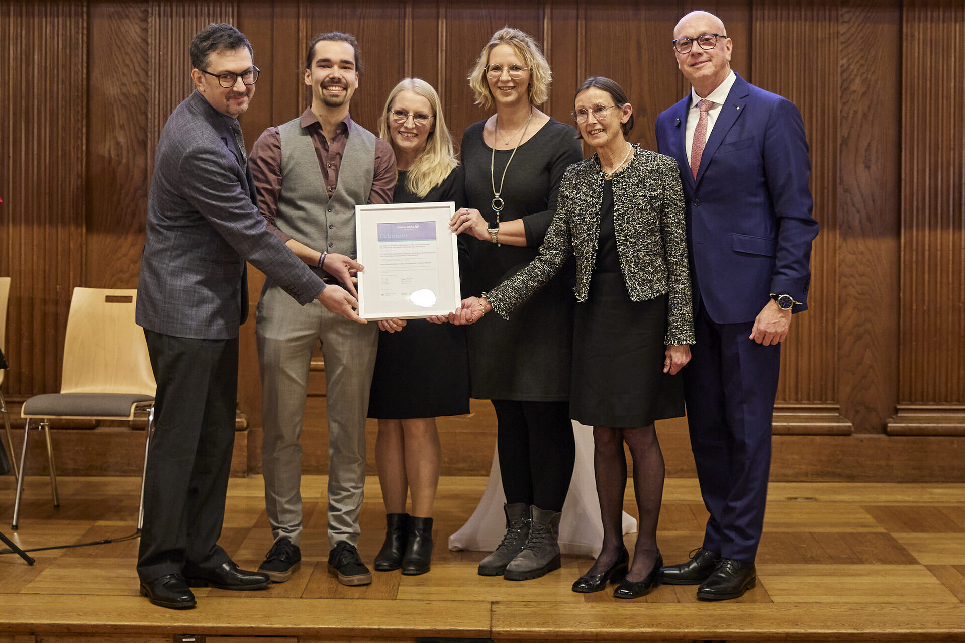 Preisverleihung des Signal Iduna-Gesundheitspreises an das MoRe-Team